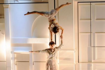 un couple de danseurs