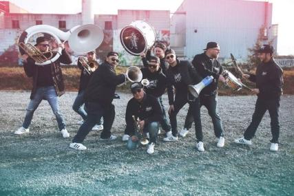 un groupe de musiciens 