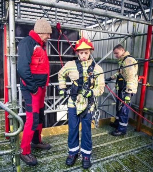 web_rpa_cadets_pompiers_descente_en_rappel-12.jpg
