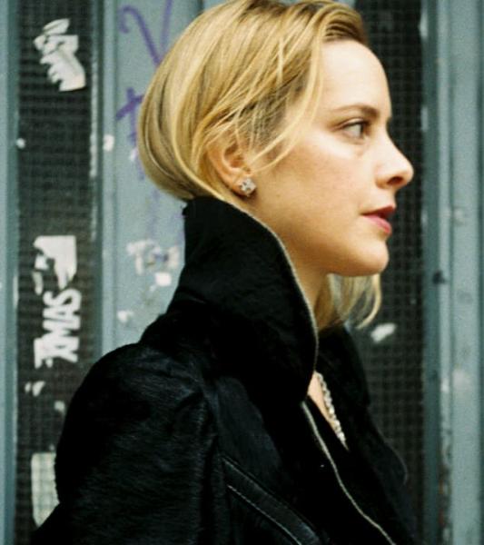 ANIKA  + AUA au Vecteur 