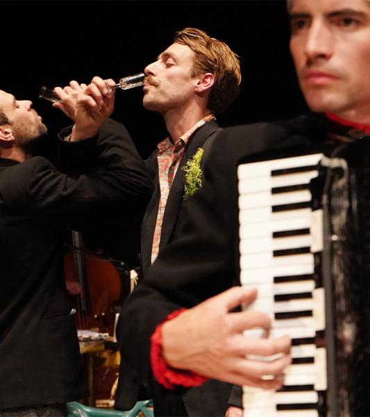 Une cérémonie du Raoul Collectif