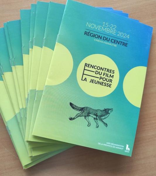 Les brochures sont arrivées ! Elles seront distribuées dès lundi dans vos écoles. Du 15 au 22 novembre, la Province organise les  Rencontres du Film pour la Jeunesse. à La Louvière.