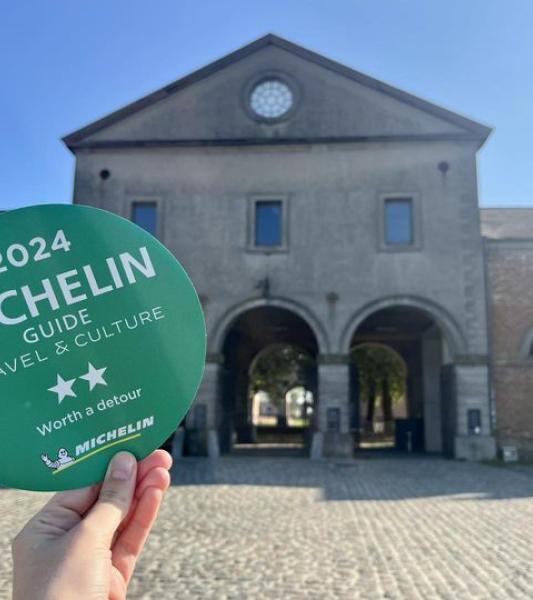 Le célèbre Guide Michelin Voyage & Culture a attribué deux étoiles au Grand-Hornu, ce qui confère à notre site le prestigieux label "Visite qui vaut le détour". 