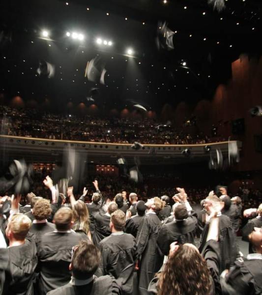 Les diplômés de la Promotion 2023-2024 de la Haute Ecole provinciale de Hainaut Condorcet ont été fêtés!