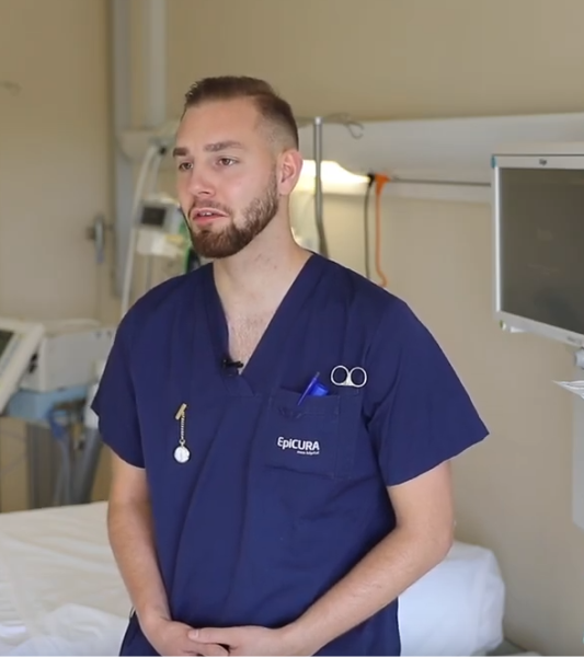 Cet infirmier en soins intensifs (EpiCURA Hornu) est un ancien étudiant du bachelier de spécialisation  "Soins intensifs et aide médicale urgente" de la Haute Ecole provinciale en Hainaut Condorcet.