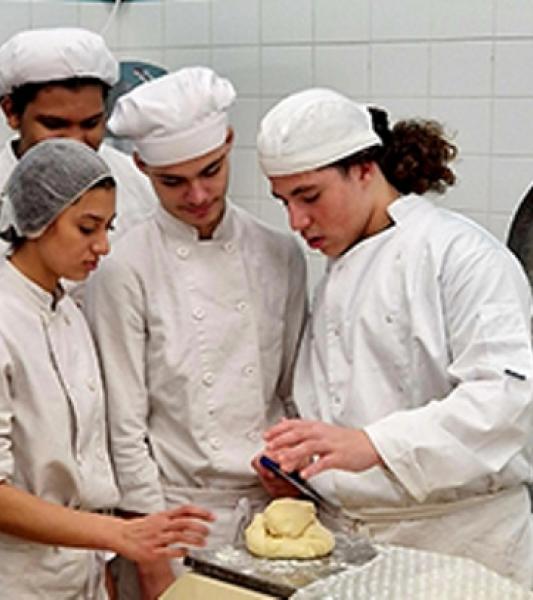 Le Hainaut forme des futurs boulangers et pâtissiers.