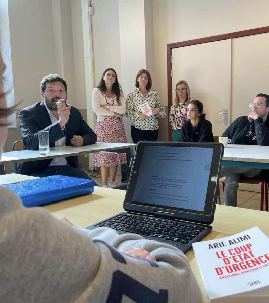 Connaître et défendre ses droits de citoyen(ne) pour une société plus juste et inclusive.