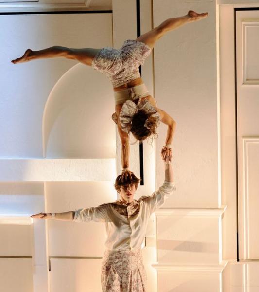 un couple de danseurs