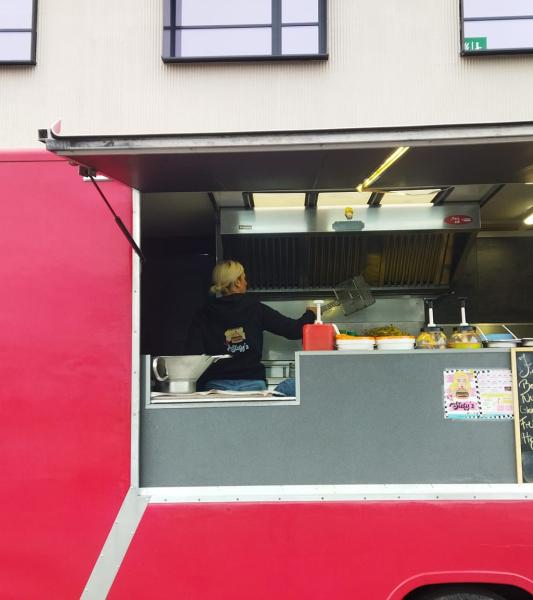 Le Gazomètre défend l’esprit d’entreprise local. Nous invitons nos lecteurs, de 11h à midi tous les mercredis, pour déguster des menus délicieux à petits prix, au fooftruck Stefy'z.